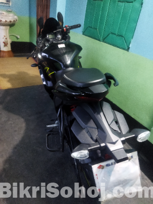 Suzuki gixxer fi sf abs new condition